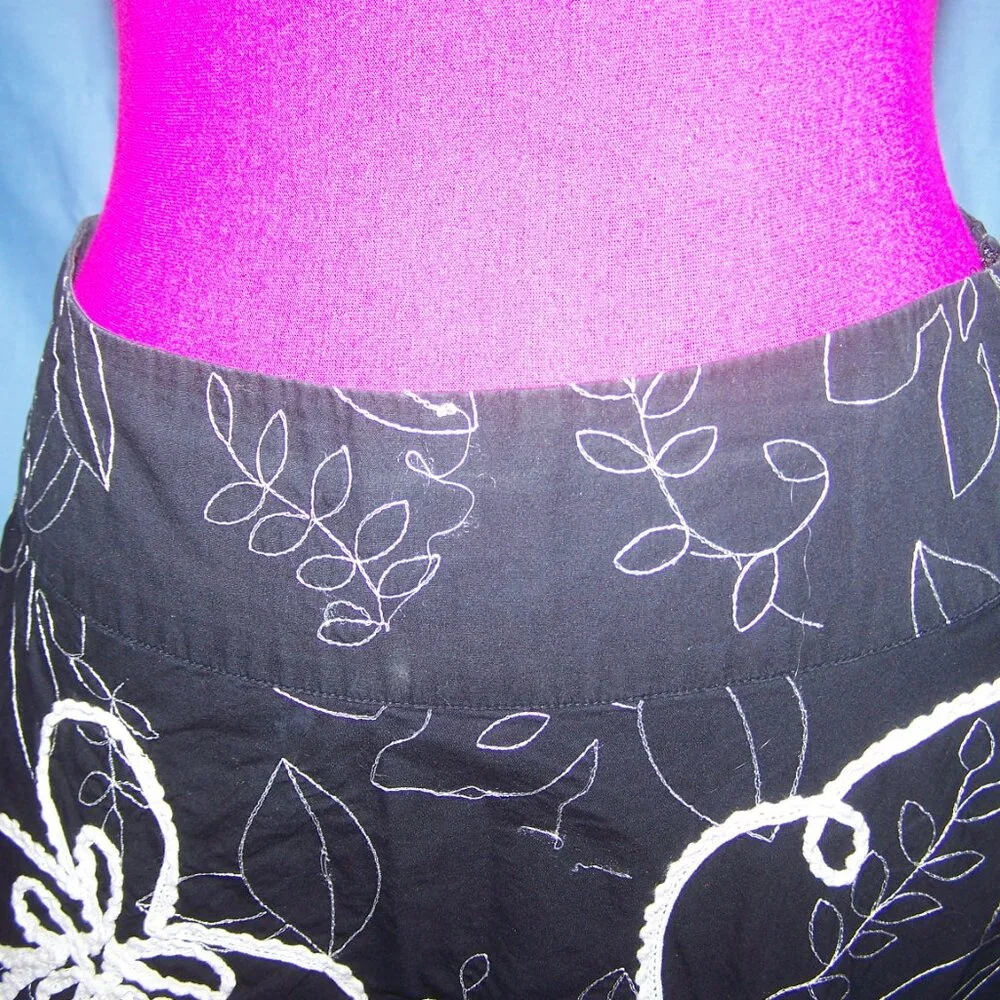 **Last Chance Item** Sunny Leigh Petites A-Line Embroidered Skirt Sz 14P - Picture 2 of 5